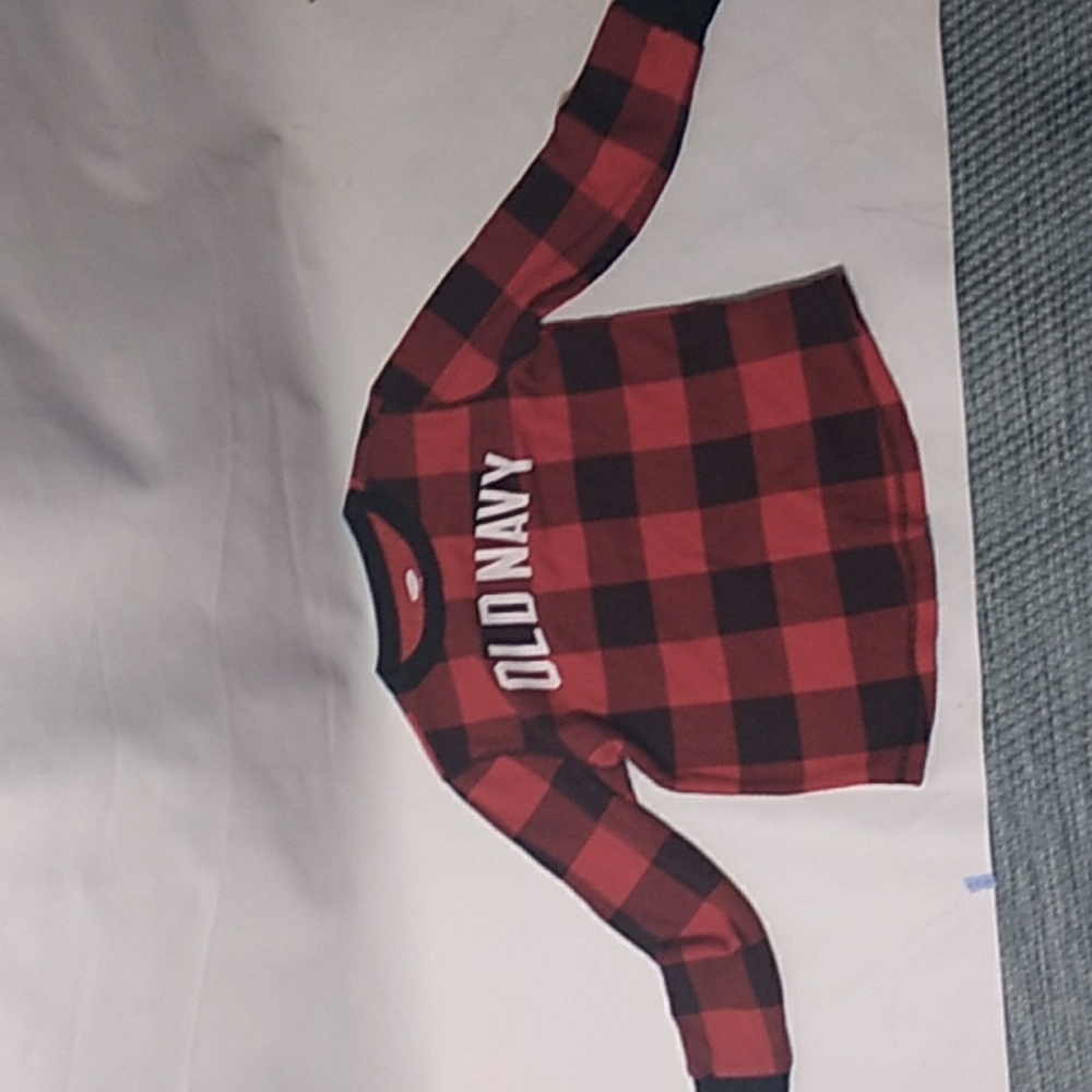 Old navy pajama top size small 6-7 color red and black